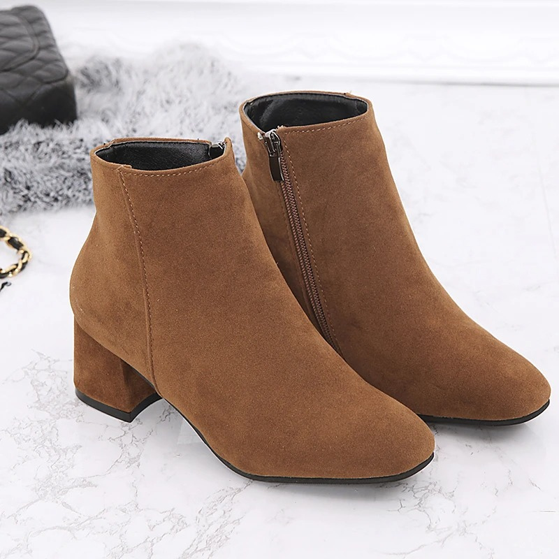 boots – 6