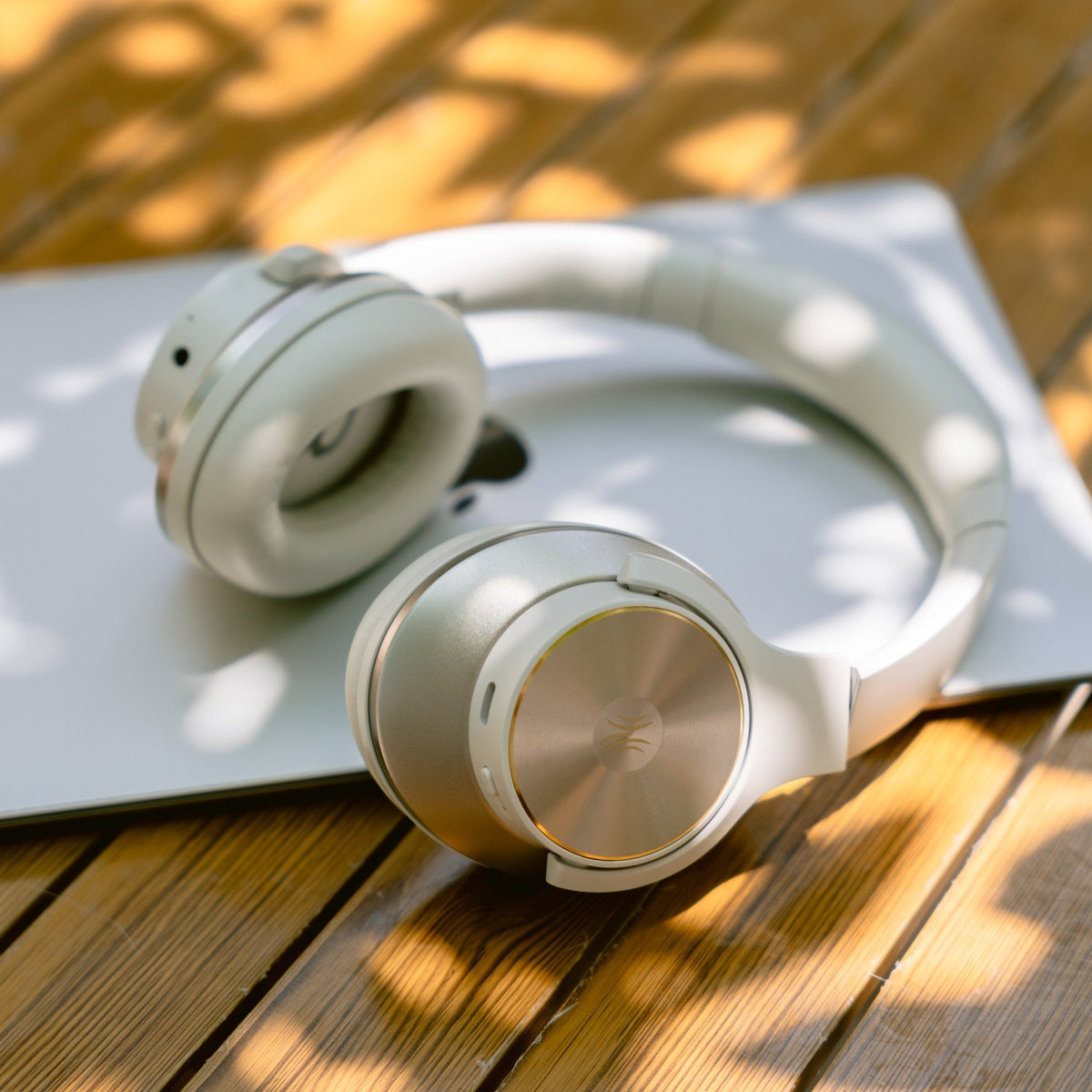 headphones – 16
