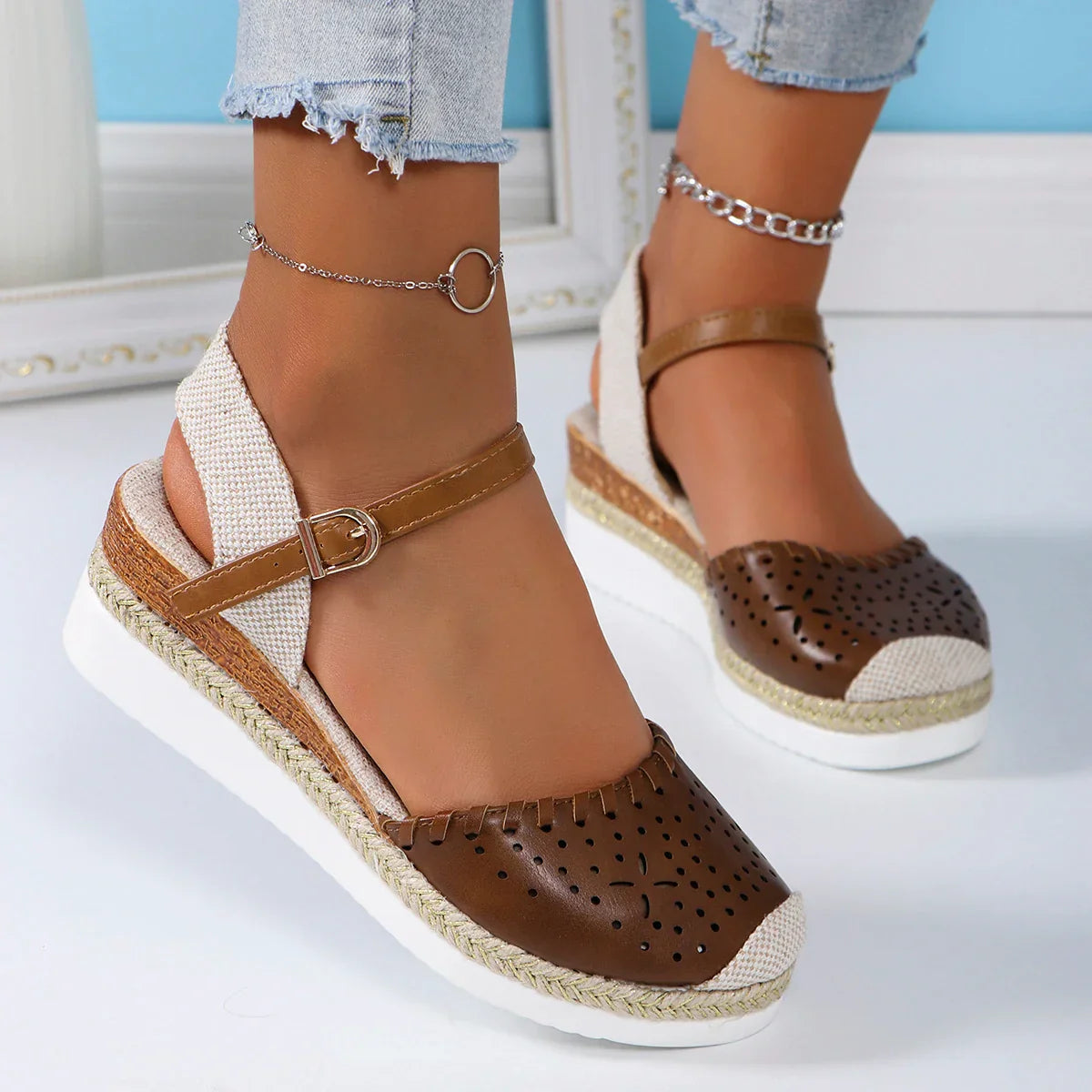 sandals – 3