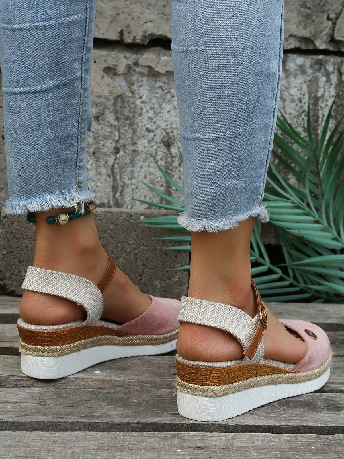 sandals – 3