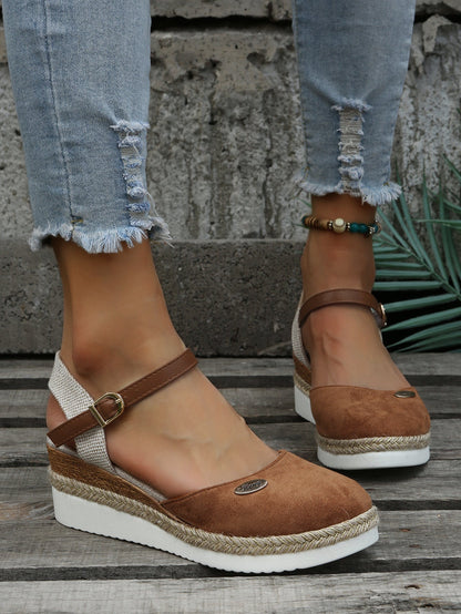 sandals – 4