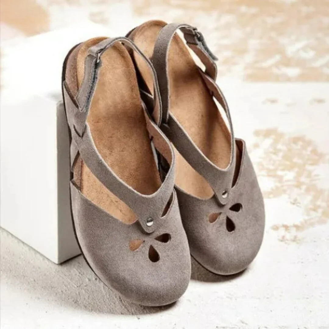 sandals – 5