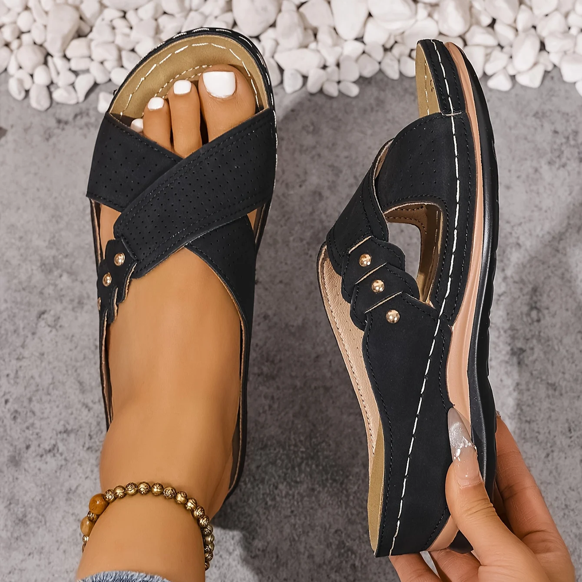 sandals – 11