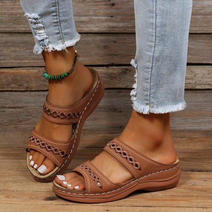sandals – 4
