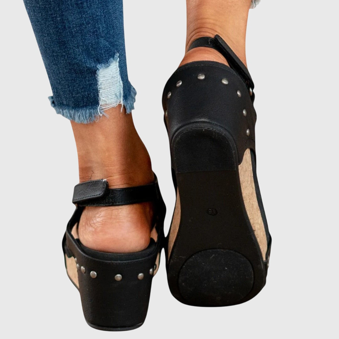 sandals – 7